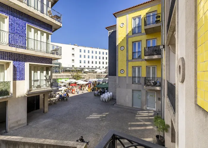 Cardosas Square Living