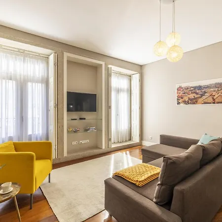 Cardosas Square Living *