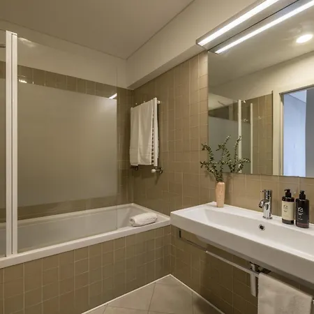 Cardosas Square Living Апартаменты Порту