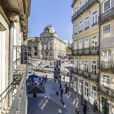 Cardosas Square Living *