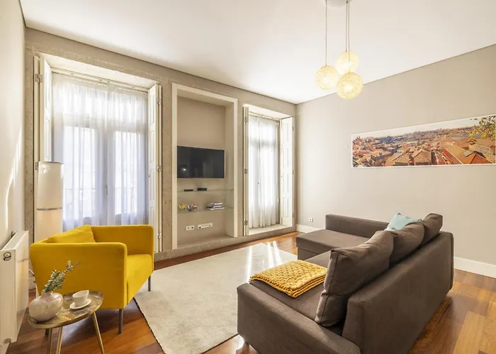 Cardosas Square Living *