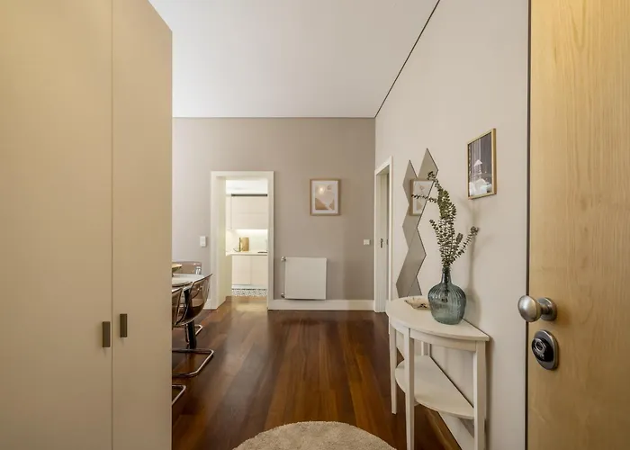 Cardosas Square Living