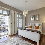 Cardosas Square Living Apartment *