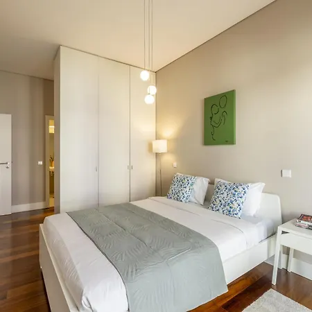 Cardosas Square Living Daire